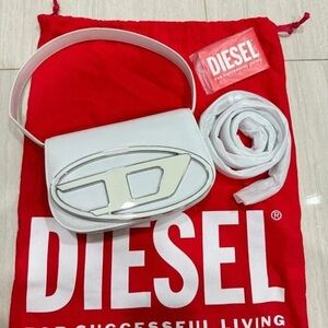 Diesel White Crossbody Bag Fashion❤️🎉🎉🎉🎉